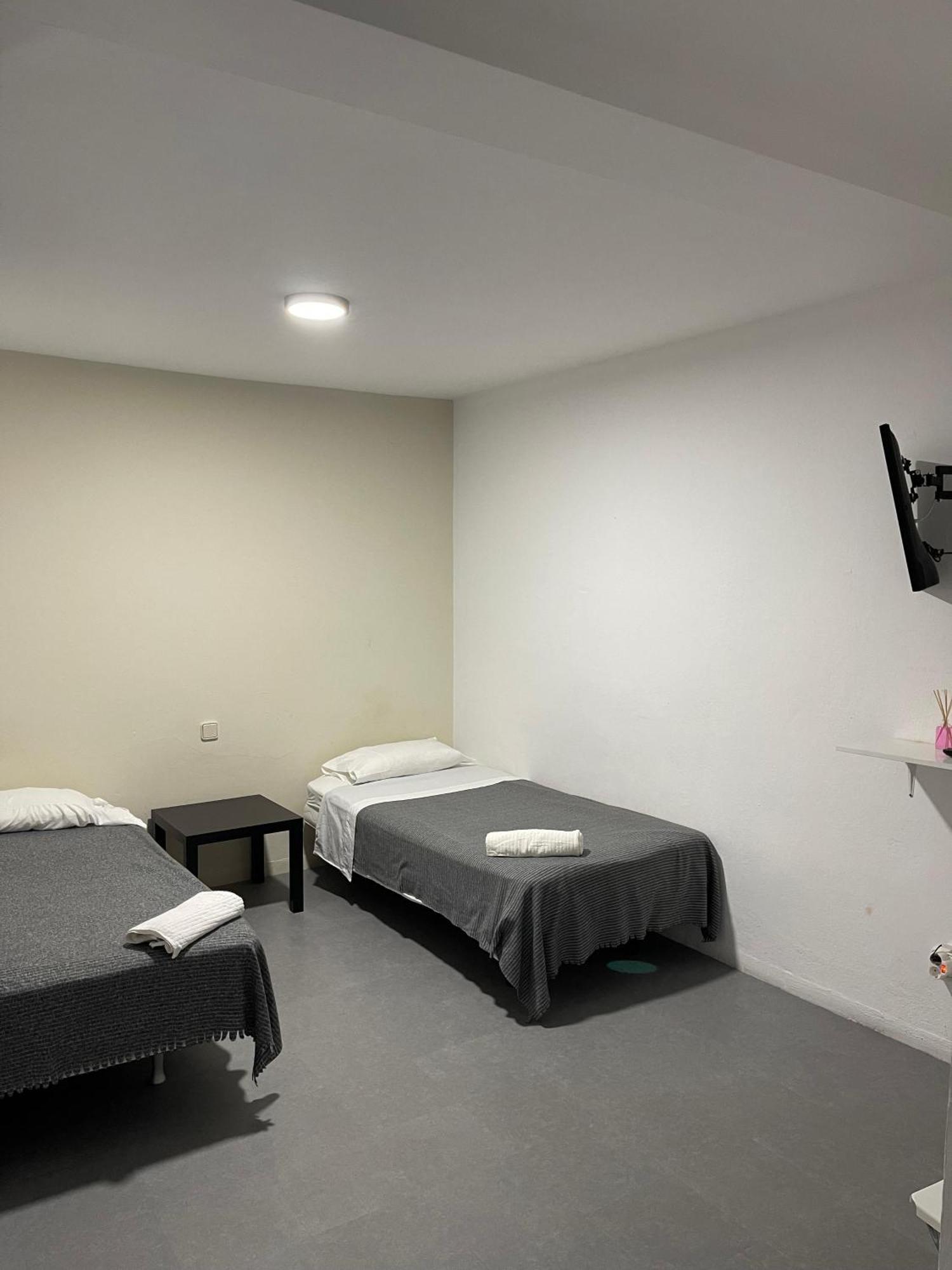 מארבלה Hostal Santa Calma מראה חיצוני תמונה