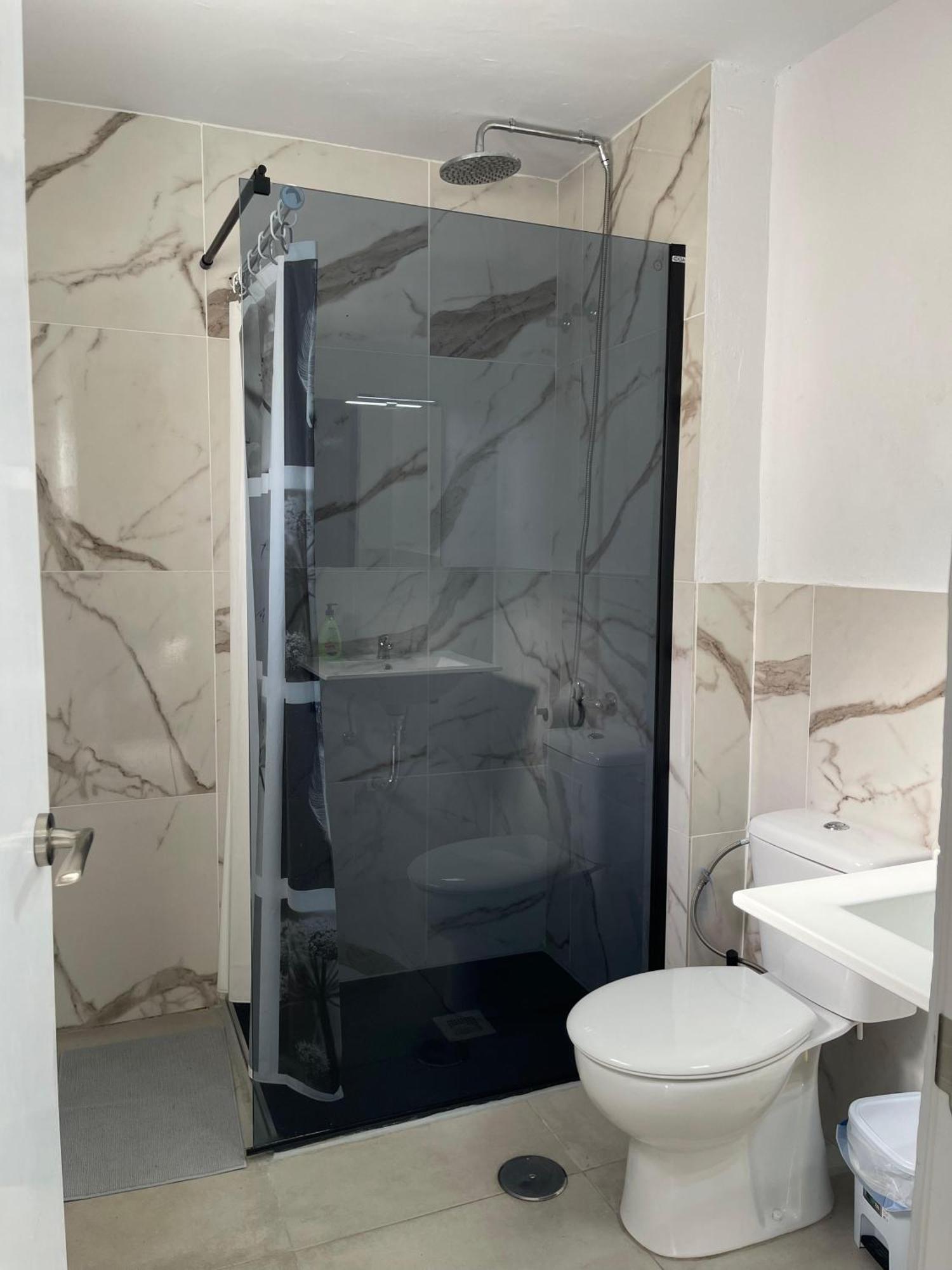 מארבלה Hostal Santa Calma מראה חיצוני תמונה