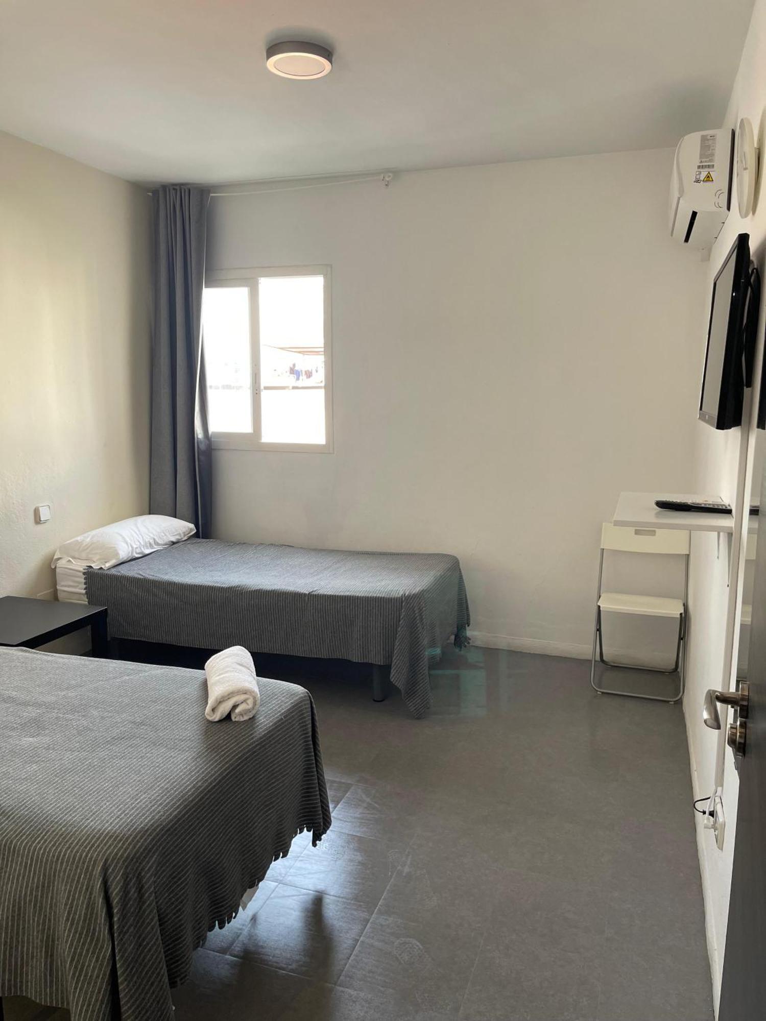 מארבלה Hostal Santa Calma מראה חיצוני תמונה